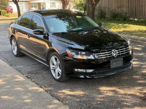 Used 2012 Volkswagen Passat TDI SEL Premium image 2