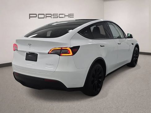 Used 2023 Tesla Model Y Long Range AWD/4WD image 6