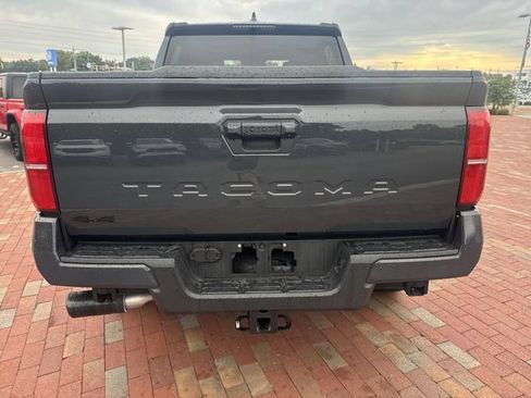 Used 2024 Toyota Tacoma TRD Off-Road AWD/4WD image 9