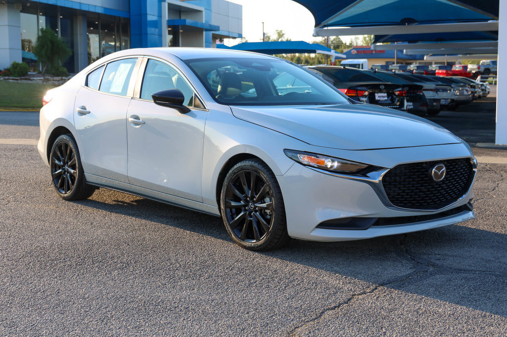 Used 2024 MAZDA MAZDA3 s FWD image 1