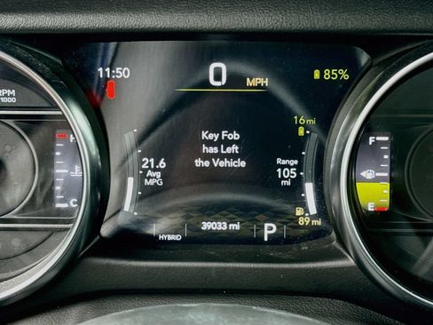Used 2022 Jeep Wrangler Unlimited Sahara w/ Cold Weather Group AWD/4WD image 13