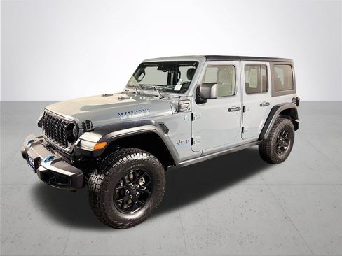 Used 2024 Jeep Wrangler Unlimited AWD/4WD image 2