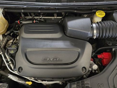 Used 2020 Chrysler Pacifica Limited image 12