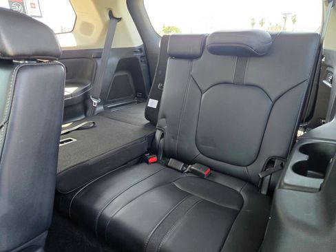 Certified 2024 Honda Pilot Touring image 17