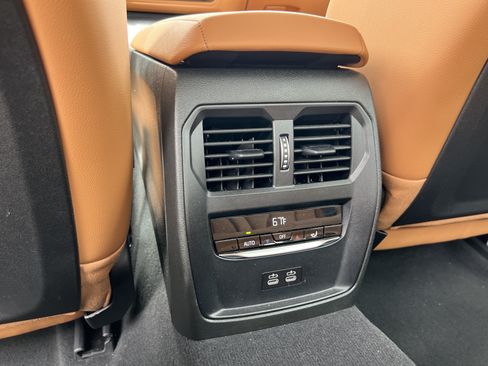 Certified 2025 BMW 330i Sedan RWD image 40