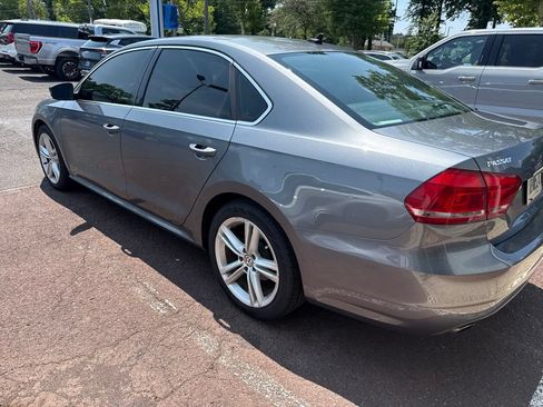 Used 2014 Volkswagen Passat 1.8T SE FWD image 5