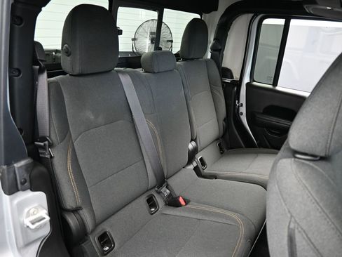 Certified 2024 Jeep Gladiator Sport image 44