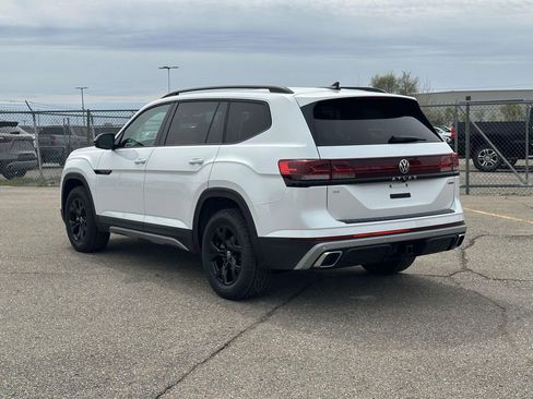 New 2026 Volkswagen Atlas Peak Edition AWD/4WD image 3