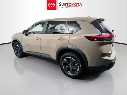 Used 2025 Nissan Rogue SV FWD image 6