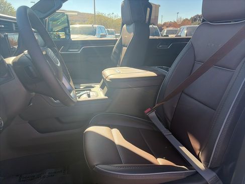 New 2026 GMC Sierra 2500 Denali w/ Denali Reserve Package image 10