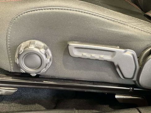 Used 2018 Jeep Wrangler Unlimited Rubicon image 14