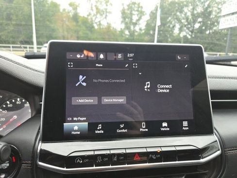 Used 2023 Jeep Compass Limited image 16