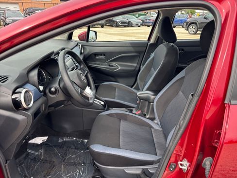 Used 2025 Nissan Versa SV FWD image 24