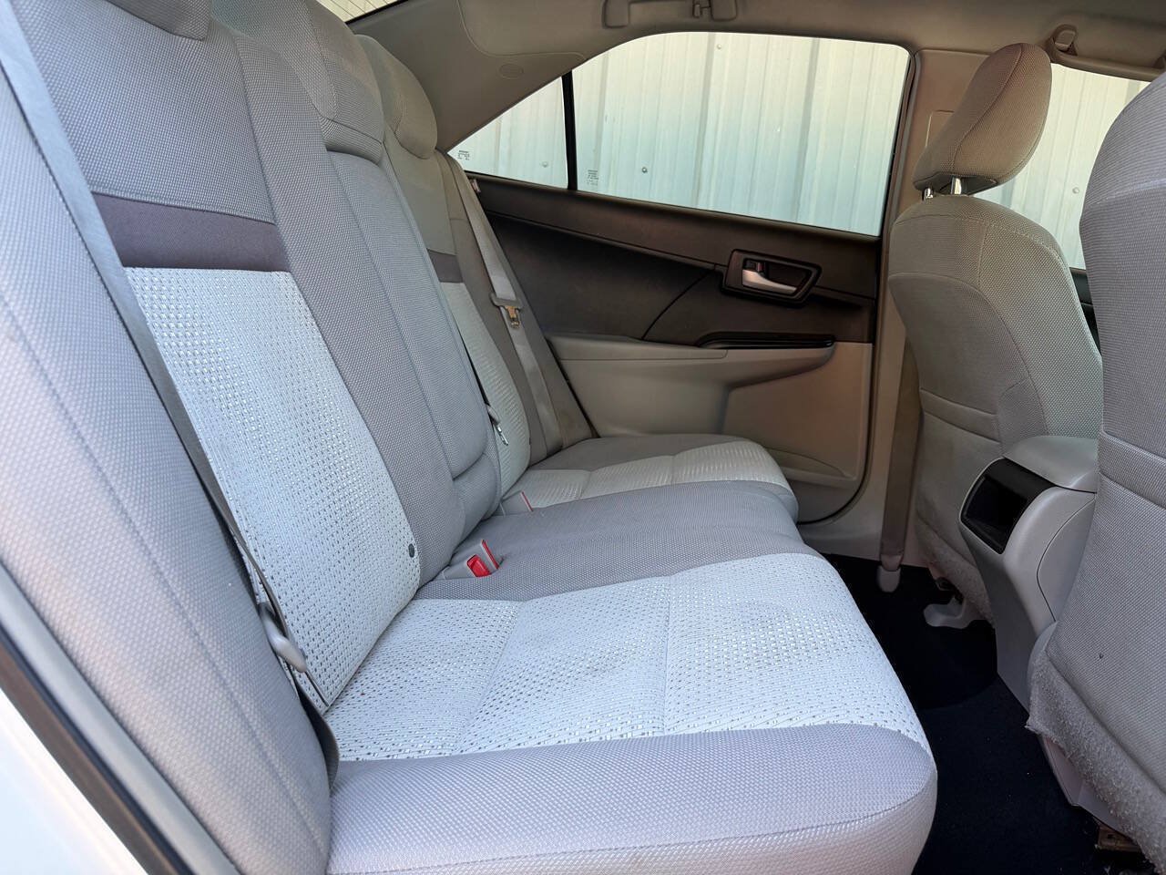 Used 2014 Toyota Camry LE FWD image 17