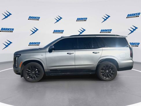 Used 2025 Cadillac Escalade Sport w/ LPO, ONYX Package image 5