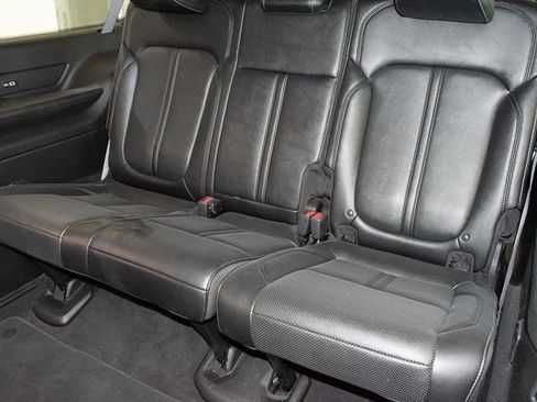 Used 2024 Jeep Wagoneer L Series II w/ Flexible Seating Group AWD/4WD image 18