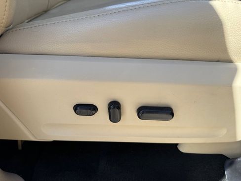 Used 2016 Ford Expedition EL XLT w/ Equipment Group 202A image 25