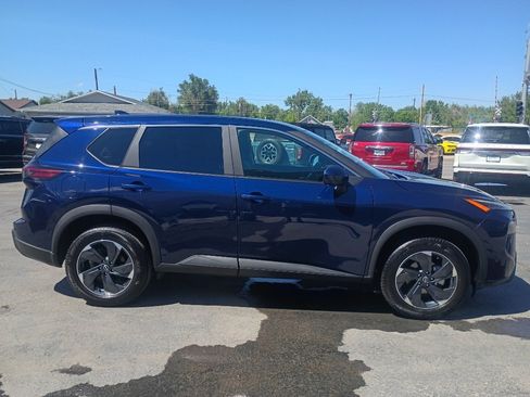 Used 2025 Nissan Rogue SV AWD/4WD image 5
