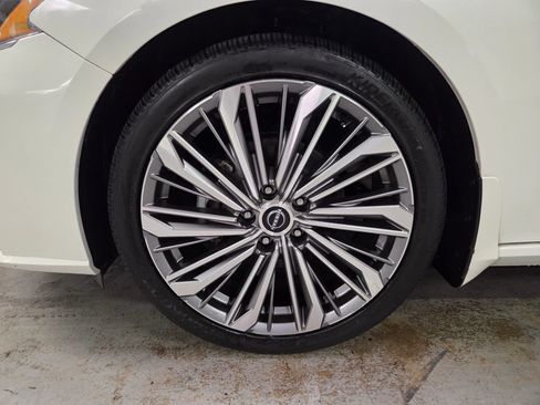 Used 2023 Nissan Altima 2.5 SL FWD image 13