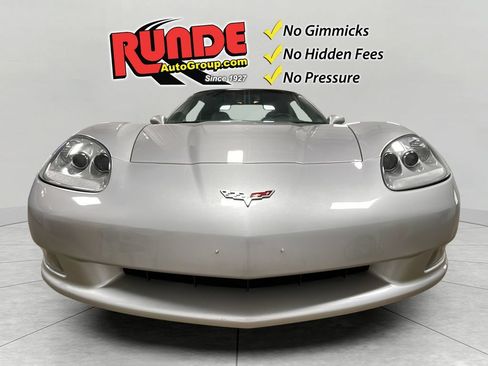 Used 2005 Chevrolet Corvette Convertible w/ Preferred Equipment Group RWD image 9