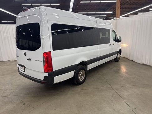 Used 2021 Mercedes-Benz Sprinter 3500 w/ Swivel Seat Package image 21