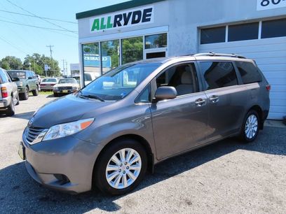 Used 2016 Toyota Sienna LE