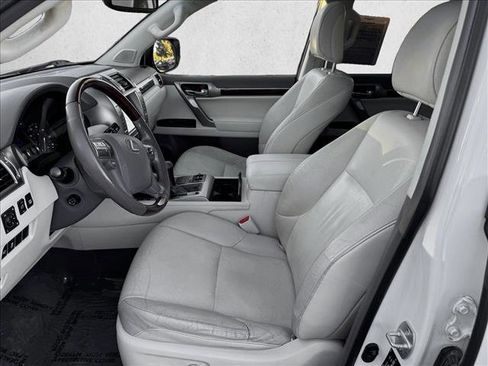 Used 2015 Lexus GX 460 w/ Premium Package AWD/4WD image 11
