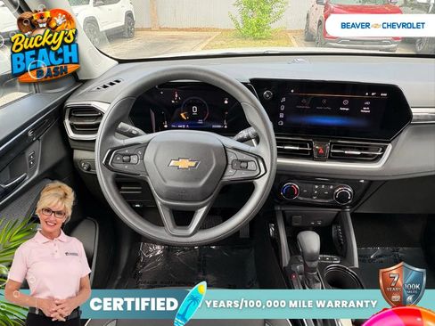 Used 2025 Chevrolet TrailBlazer LT AWD/4WD image 16