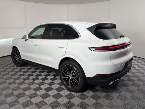 Certified 2026 Porsche Cayenne AWD/4WD image 3