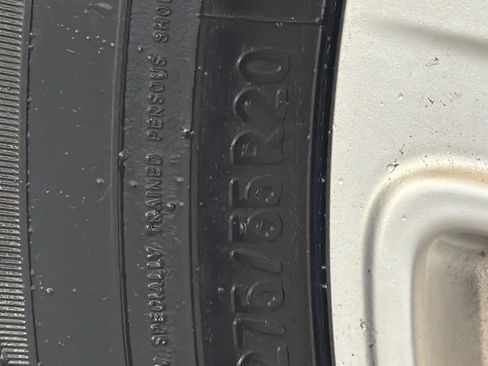 Used 2020 Ford Expedition XLT w/ Equipment Group 202A image 13