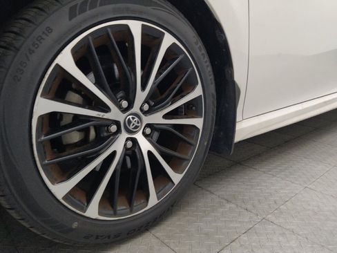 Used 2018 Toyota Camry SE FWD image 31