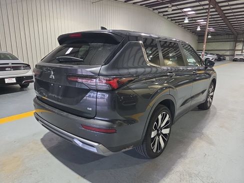 Used 2025 Mitsubishi Outlander SE FWD image 9