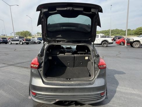 Used 2018 Ford Focus ST FWD image 10