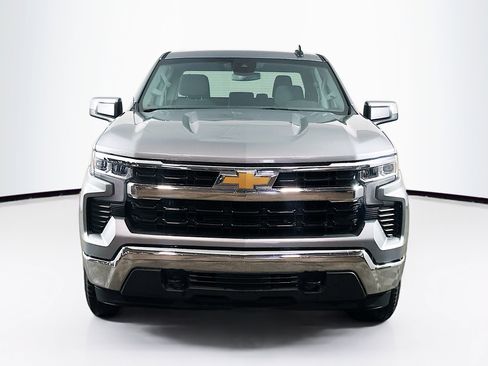 Used 2024 Chevrolet Silverado 1500 LT AWD/4WD image 2
