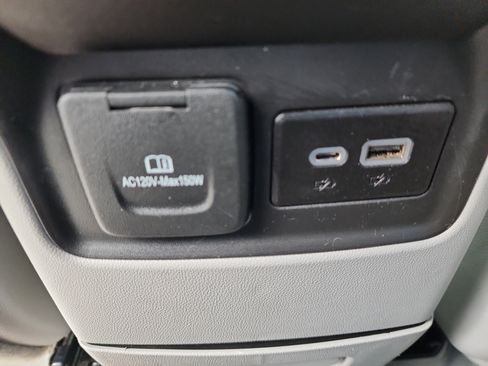 Certified 2023 GMC Acadia SLT w/ Trailering Package image 29