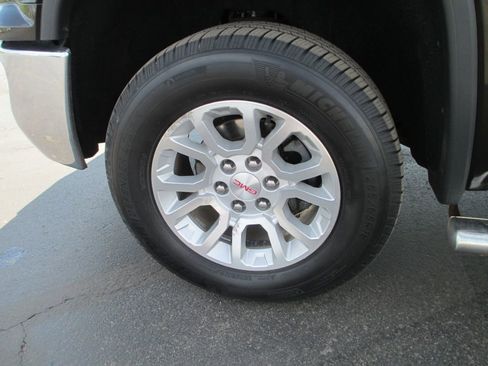 Used 2018 GMC Sierra 1500 SLE w/ SLE Value Package image 16