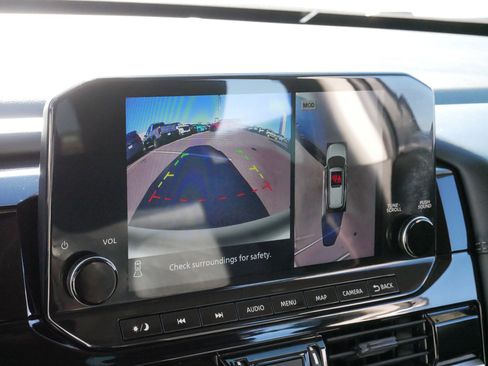 Used 2023 Nissan Pathfinder Platinum w/ Lighting Package (N93) image 31