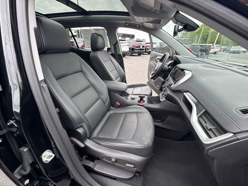 Used 2023 GMC Terrain SLT w/ Infotainment Package II AWD/4WD image 29