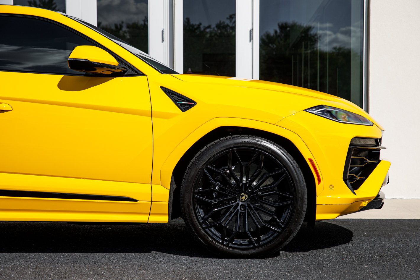 Used 2025 Lamborghini Urus S AWD/4WD image 23