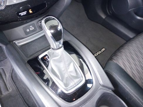 Used 2018 Nissan Rogue S w/ S Value Package image 23