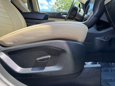 Used 2022 Ford Edge SEL w/ Convenience Package AWD/4WD image 17