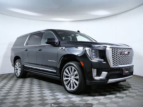 Used 2022 GMC Yukon XL Denali image 1