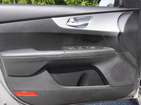 Used 2023 Kia Forte LXS FWD image 13