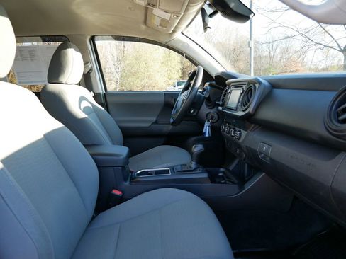 Used 2019 Toyota Tacoma SR image 19