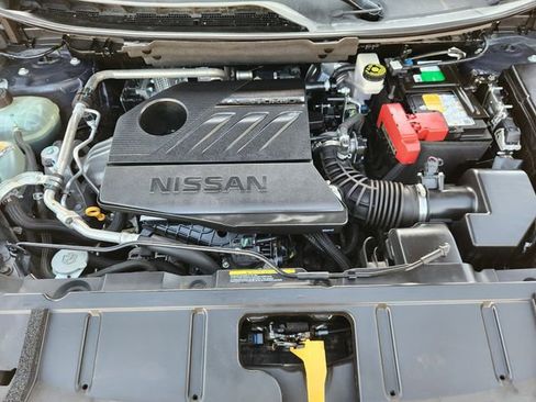 Used 2023 Nissan Rogue SV image 31