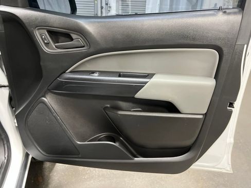 Used 2022 Chevrolet Colorado W/T w/ WT Convenience Package AWD/4WD image 10