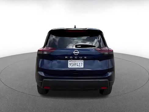 Used 2025 Nissan Rogue SV FWD image 12