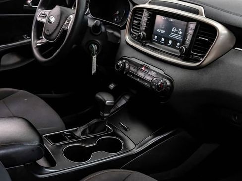 Used 2020 Kia Sorento L image 26