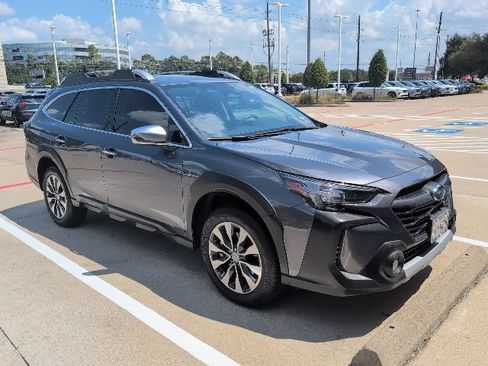 Used 2025 Subaru Outback Touring AWD/4WD image 2