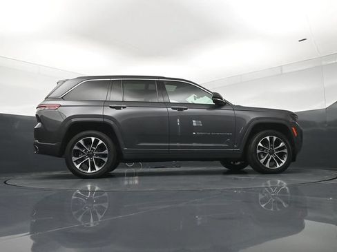 Used 2023 Jeep Grand Cherokee Overland AWD/4WD image 24